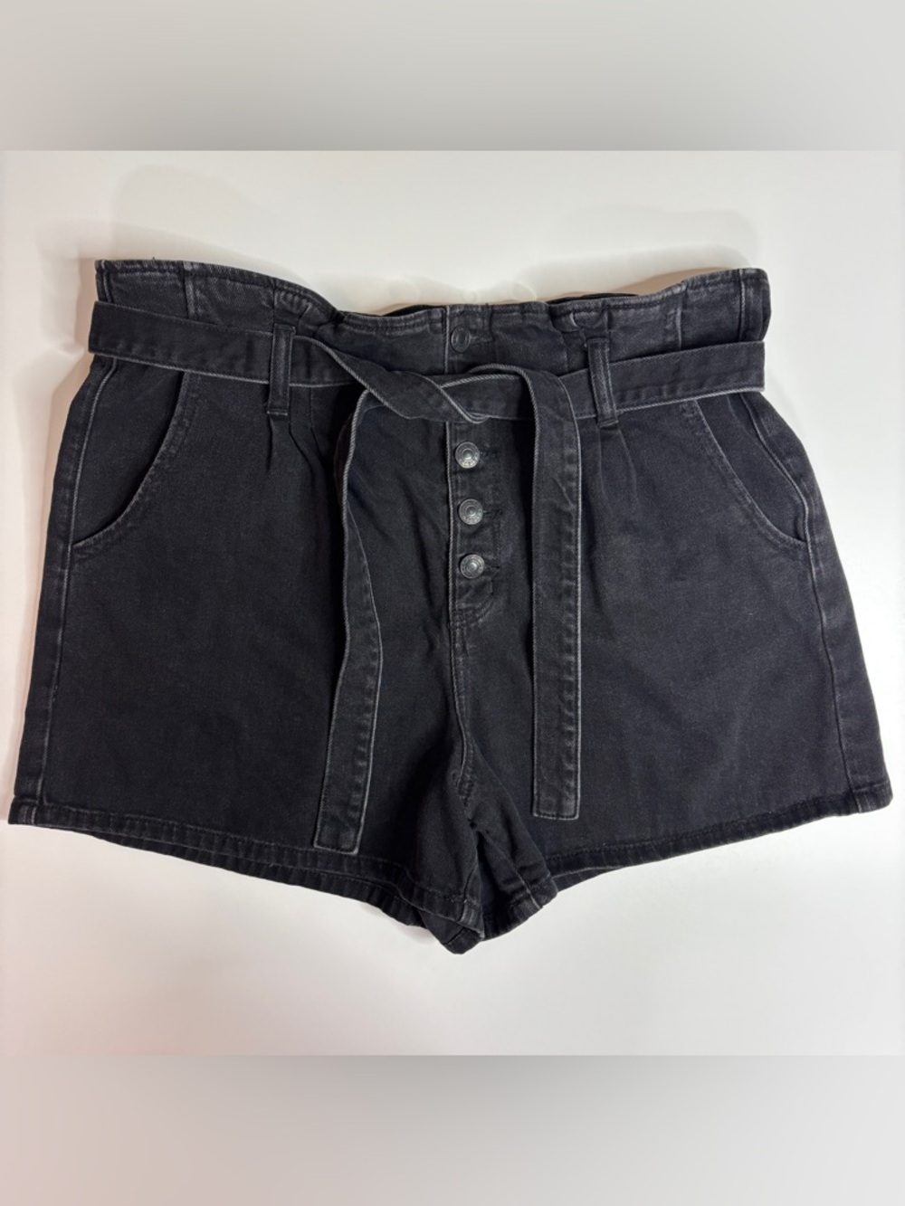 American Eagle Charcoal Wash Paperbag Denim Shorts High Rise Belted Size 14